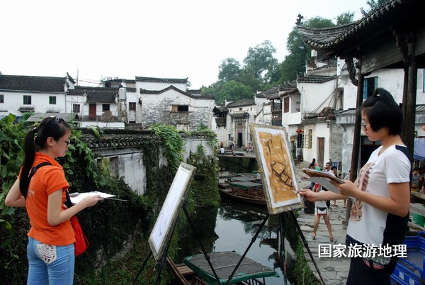 　　9月13日，座落在婺源縣秋口鎮(zhèn)李坑村“小橋、流水、人家”創(chuàng)作寫生基地的李坑章文灑店農(nóng)家樂。